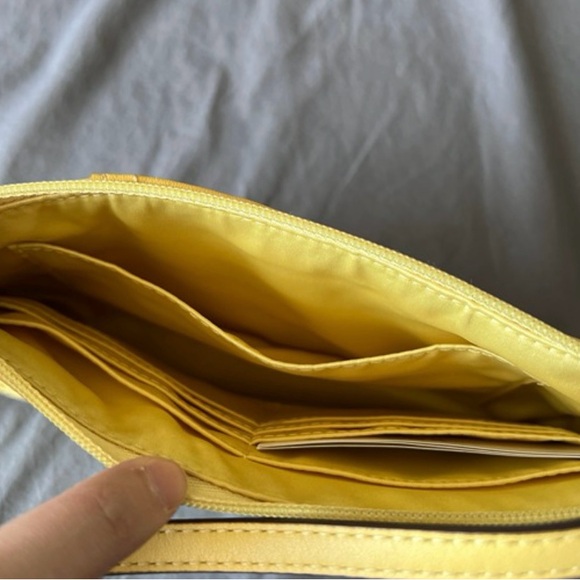 NWT Coach Yellow Floral Cutout Wristlet - Picture 10 of 10